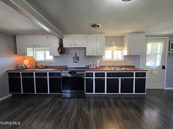 5th image of 419 E Washington St #1