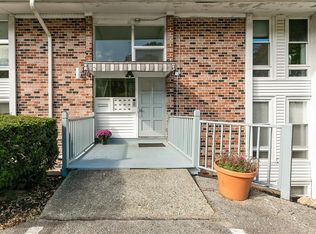 345 Main Rd APT 204, Tiverton, RI 02878