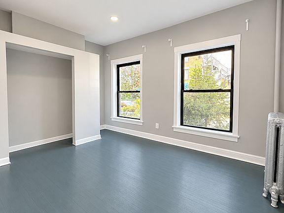 4th image of 1349 W Grace St #1