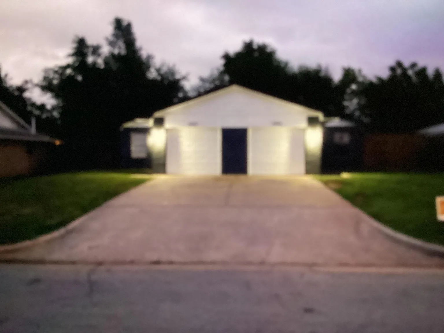 3 bed, 1.5 bath, 2484 sqft, $1,695 — Photo 1