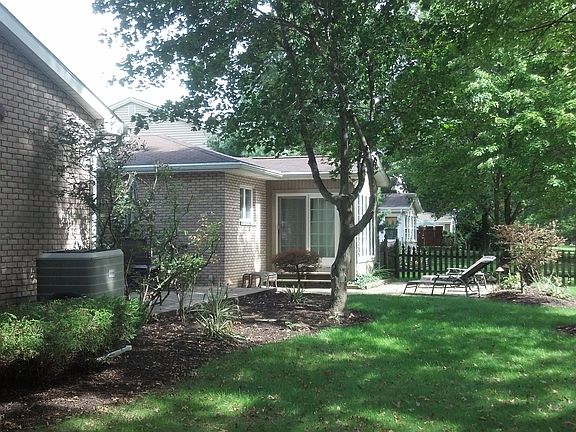 2nd image of 452 S Briarcliff Dr