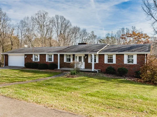 432 Strecker Ln, Marietta, OH 45750