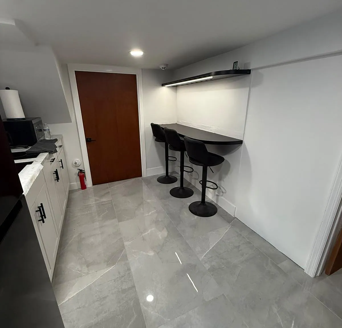 1 bed, $1,300 — Photo 1