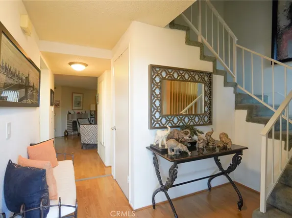15735 Nordhoff St, North Hills, CA 91343