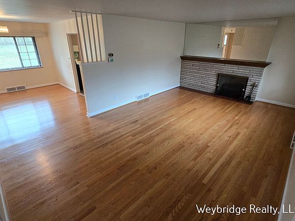 4th image of 5710 Kirby Ave