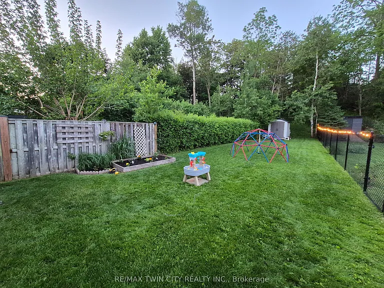 384 Pioneer Dr — Photo 23
