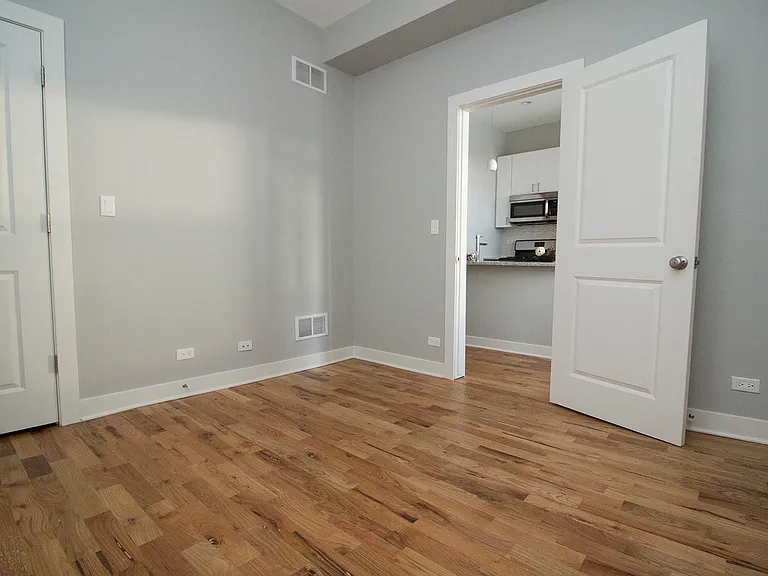 751-53 W Buckingham Pl — Photo 20