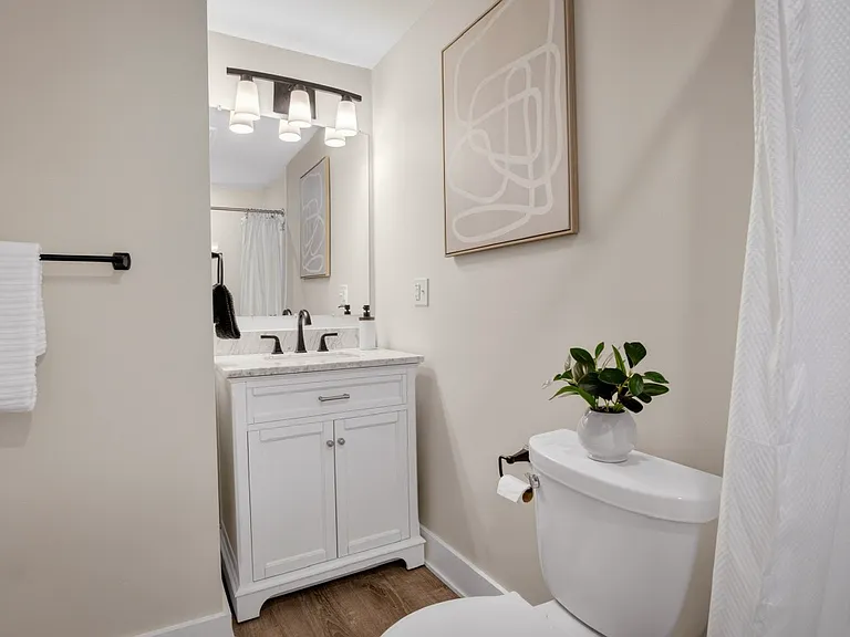 2016 Pembrook Dr — Photo 12
