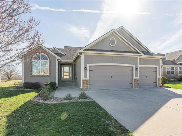 501 Briar Ln, Kearney, MO 64060