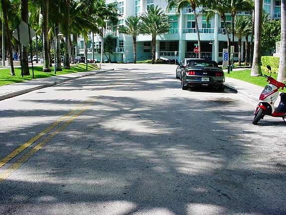 3rd image of 2000 N Bayshore Dr APT 1411