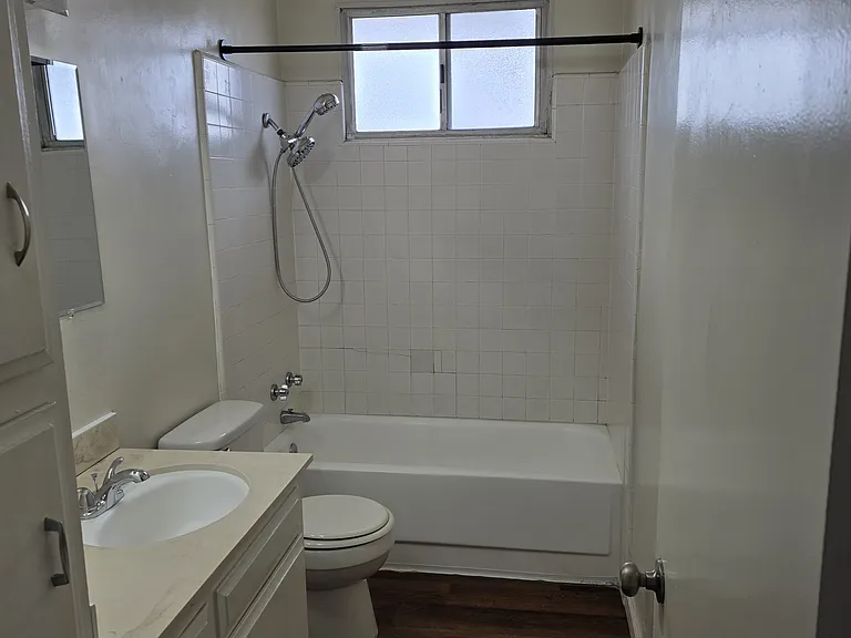326 S El Camino Real #D — Photo 3