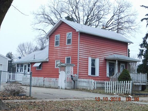 2nd image of 612 E Argyle St