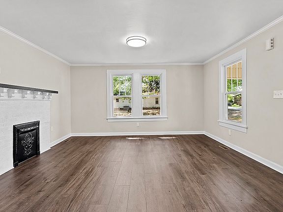 3rd image of 305 Kay St