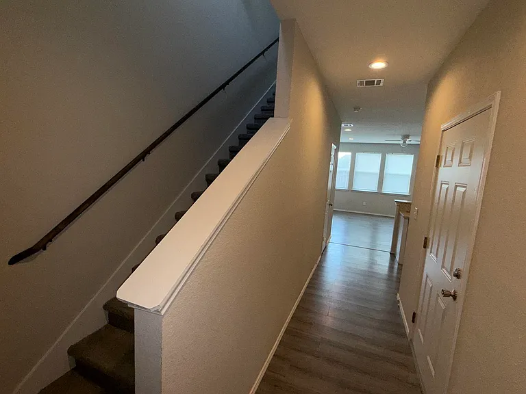 6918 Crestway Dr #4 — Photo 2