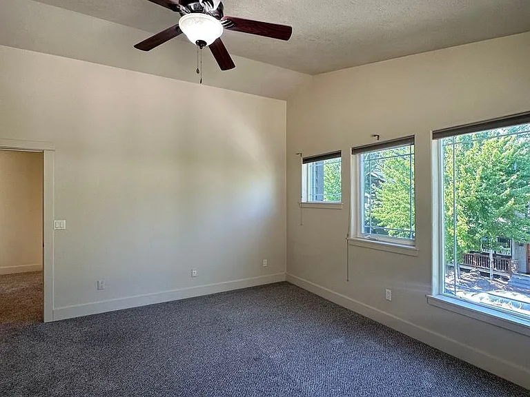 20159 Merriewood Ln — Photo 14