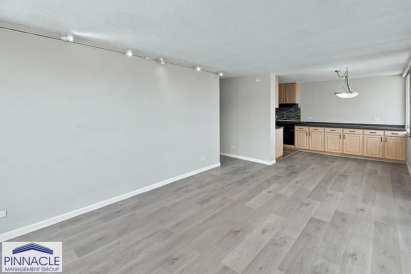 2 bed, 2.0 bath, 1007 sqft, $3,500 — Photo 4