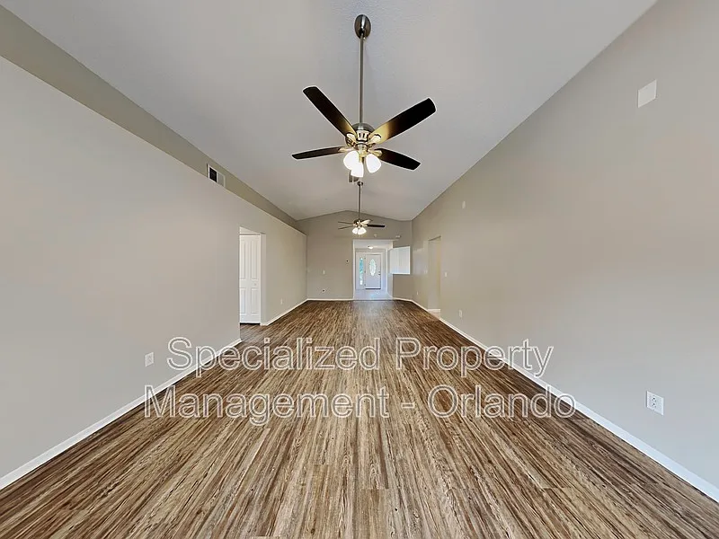 3 bed, 2.0 bath, 1575 sqft, $1,899 — Photo 3
