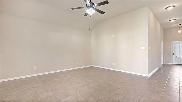 42189 Broadwalk Ave — Photo 4