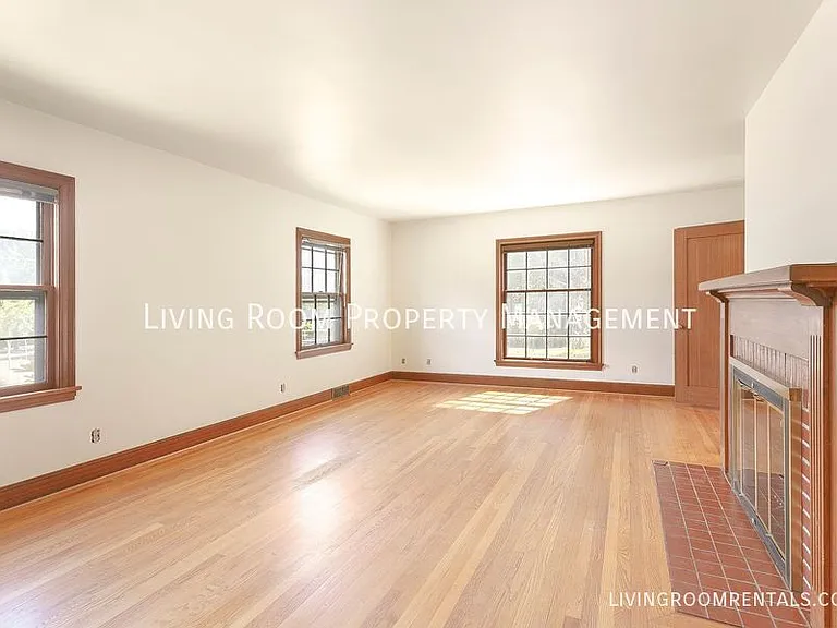 6445 N Williams Ave — Photo 4