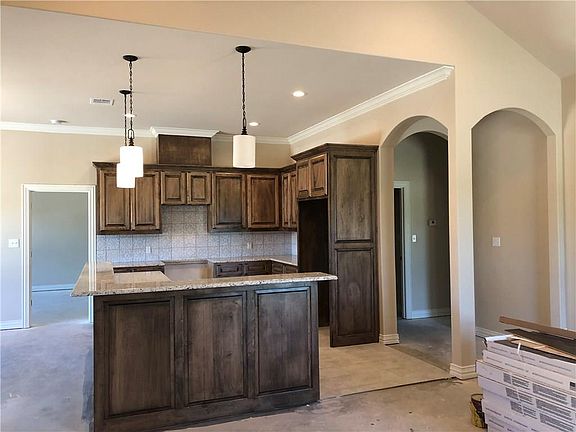 4th image of 2615 Brossard Dr