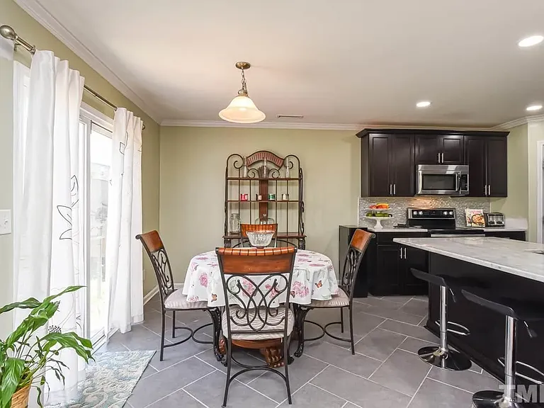 2304 Ferdinand Dr — Photo 13