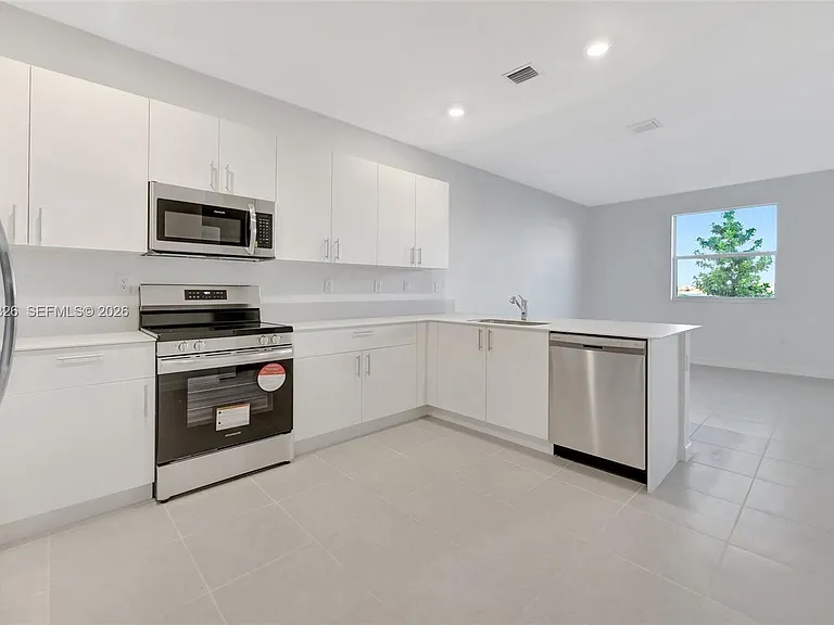 2556 SE 27th Ct #2556 — Photo 9