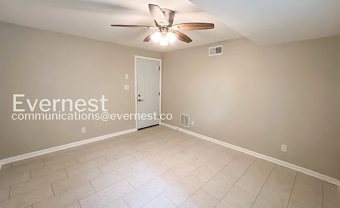 21 Johnson Blvd — Photo 13