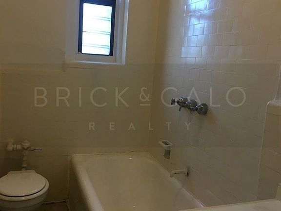 5th image of 2121 Beekman Pl APT 4D
