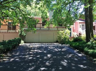 10026 SW Quail Post Rd, Portland, OR 97219