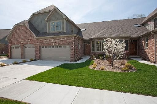 1st image of 721 Kingsbrook Glen 0