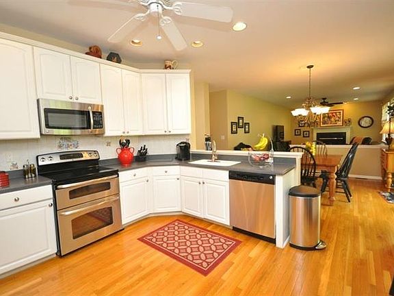5th image of 31 Cedar Dr