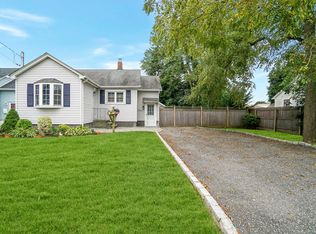 2828 Royle St, Bellmore, NY 11710