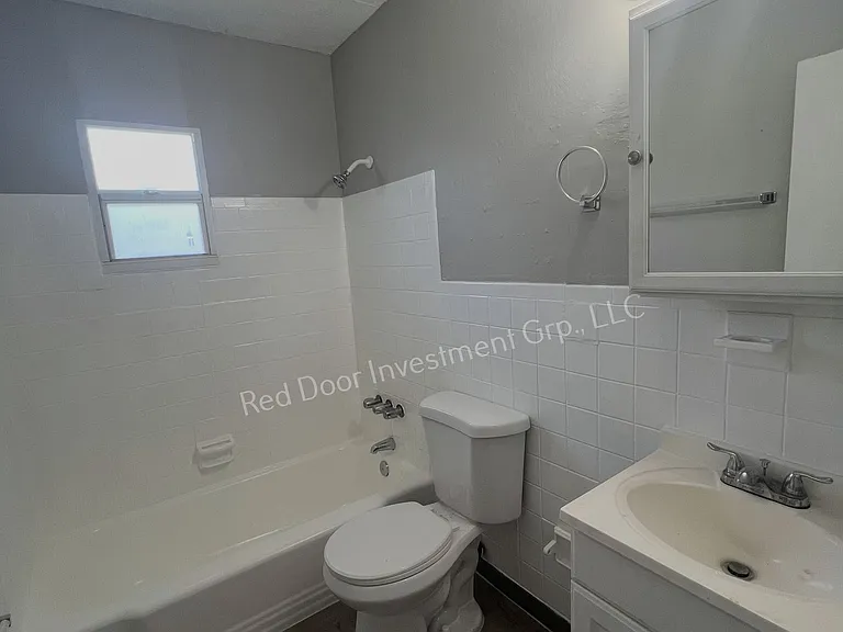 **August Move In Specials Riverside Apartments - Minutes to the River - Studio's, 1 Bedrooms, 2 B... — Photo 13