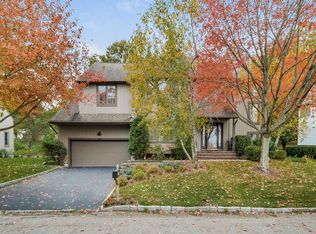178-180 Woodbrook Rd, White Plains, NY 10605