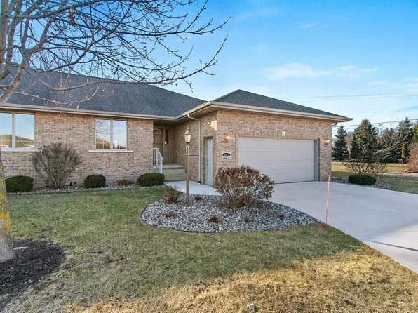 1127 Princess Dove Cir, De Pere, WI 54115