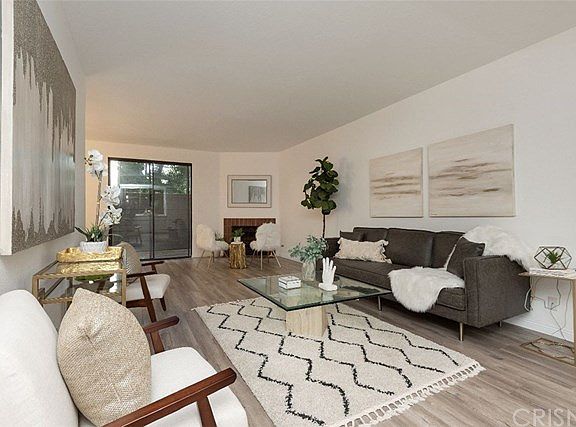 2nd image of 13331 Moorpark St APT 120