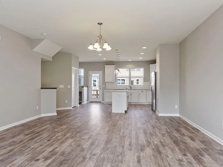 5182 Hampton St NE — Photo 11
