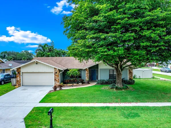 574 Juniper Pl, Wellington, FL 33414