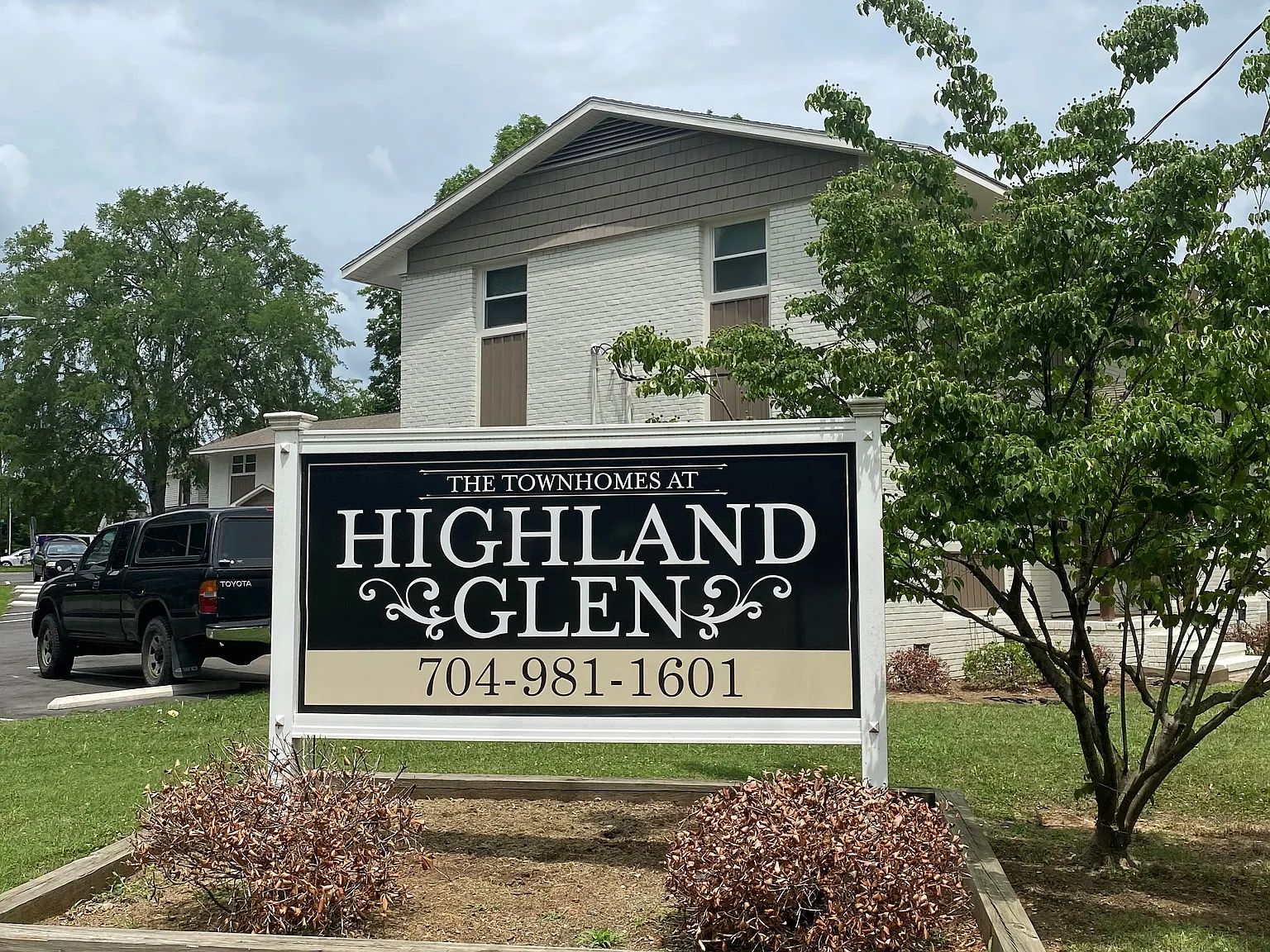 2 bed, 1.5 bath, 950 sqft, $1,250 — Photo 1