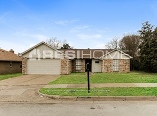 3104 River Bend Rd, Arlington, TX 76014