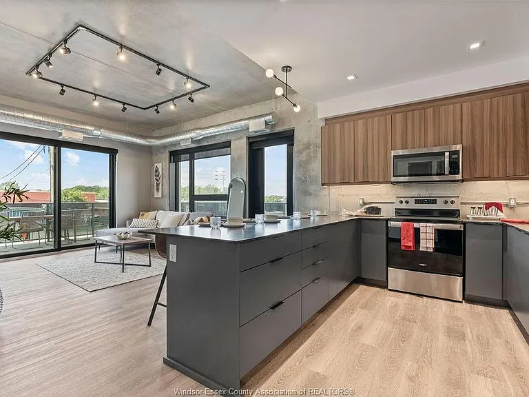 1530 Lauzon Rd #109 — Photo 36