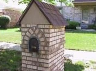 8857 Knolson Ave, Livonia, MI 48150