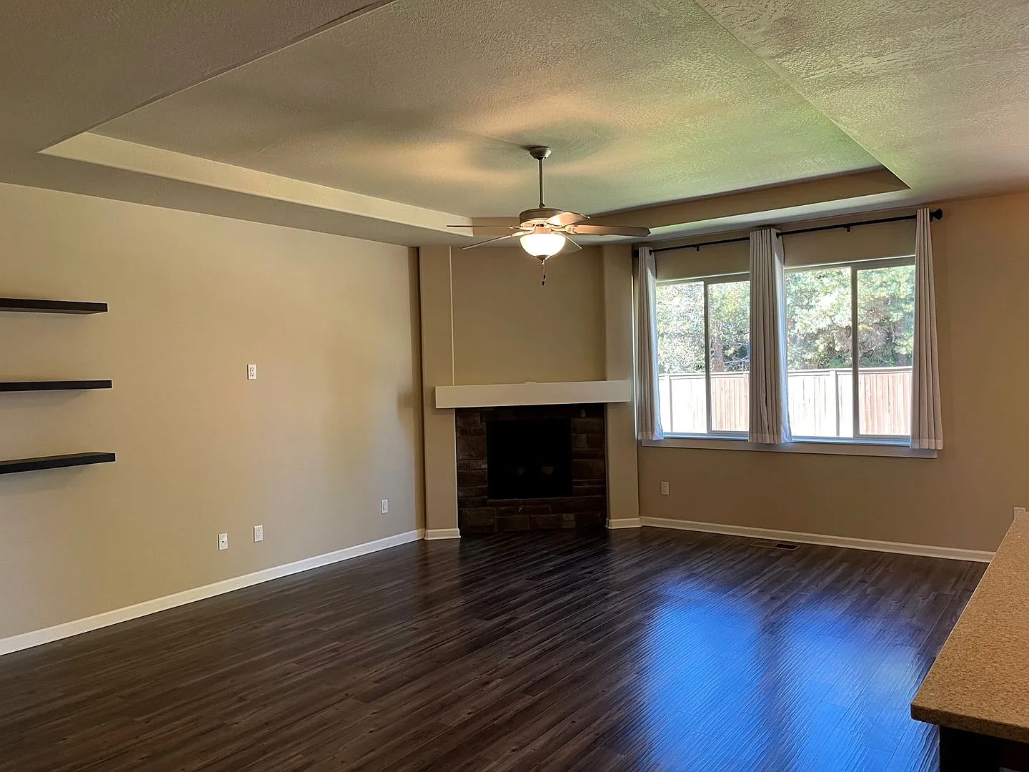 3 Bedroom, 2 Bathroom Home - Located in Pheasant Run! — Photo 2