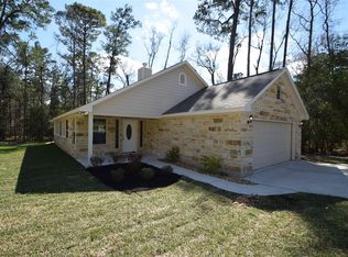 1903 E Lake Dr, Huntsville, TX 77340