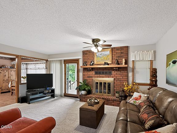 5th image of 2219 Twin Hills Dr