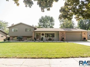 4608 S Woodwind Ln, Sioux Falls, SD 57103