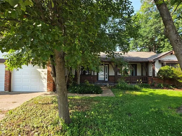 93 Majestic Ct, Fenton, MO 63026