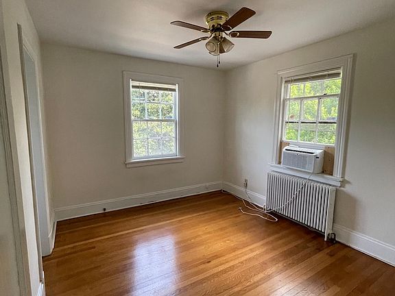 2nd image of 3332 W Grace St #2