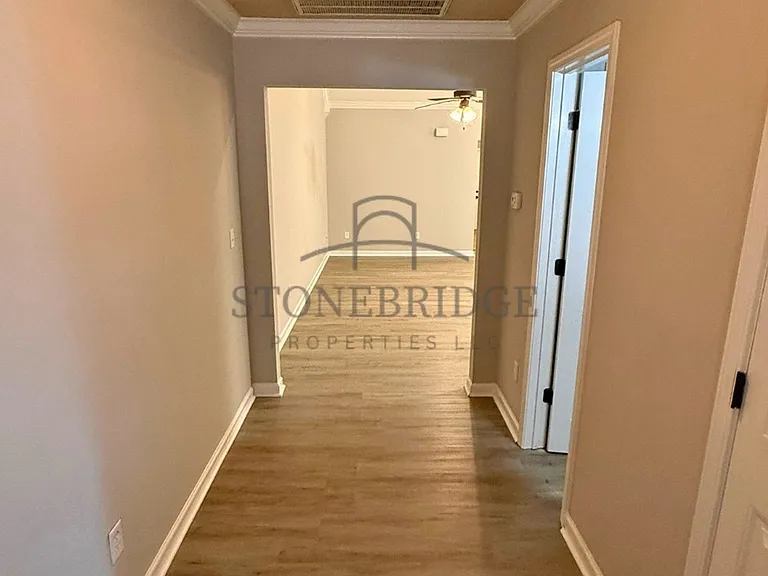 133 Danbury Ln — Photo 1