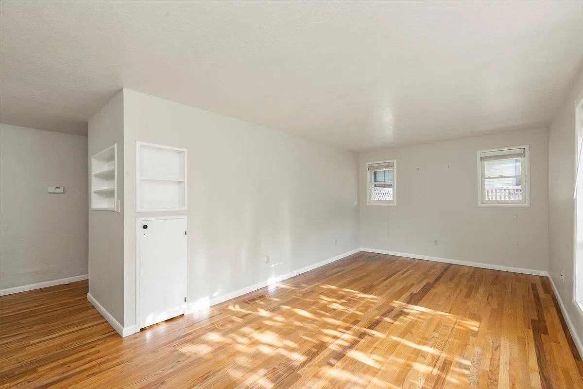 3 bed, 1800 sqft, $2,395 — Photo 2